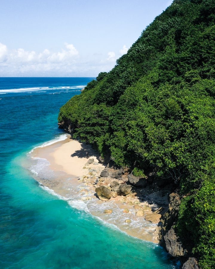 Playa de Uluwatu Green Bowl Bali Drone