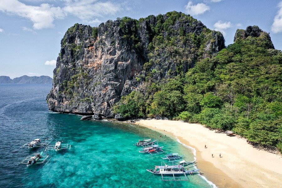 Imagen tomada con un dron de la isla Helicóptero en El Nido