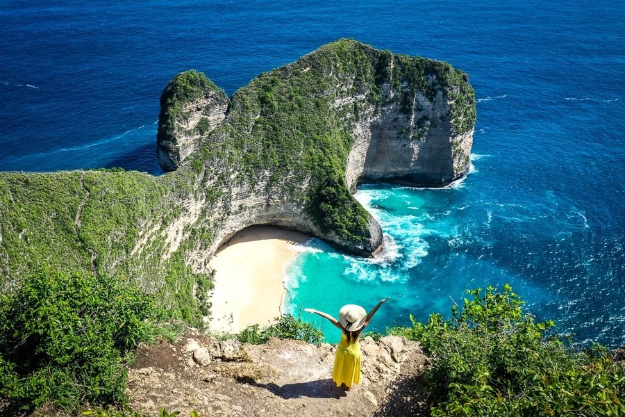 Punto del acantilado de la playa de Kelingking en Nusa Penida Bali