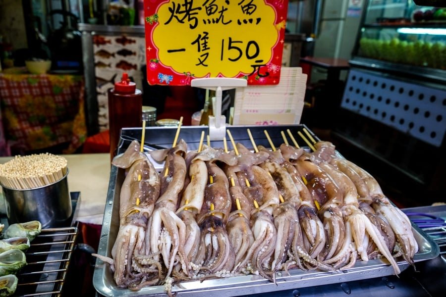 Mercado de comida de calamar a la venta