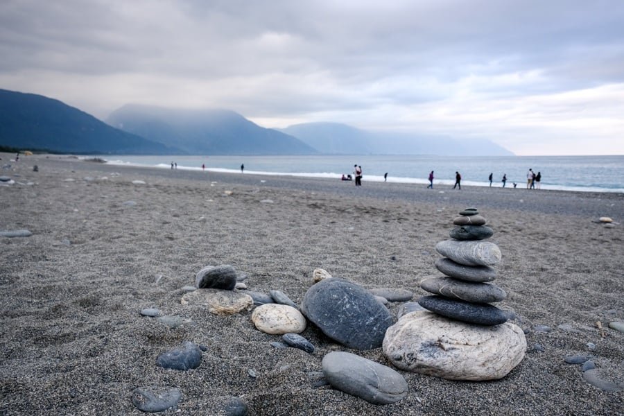 Playa Qixingtan Rocas de arena negra Hualien