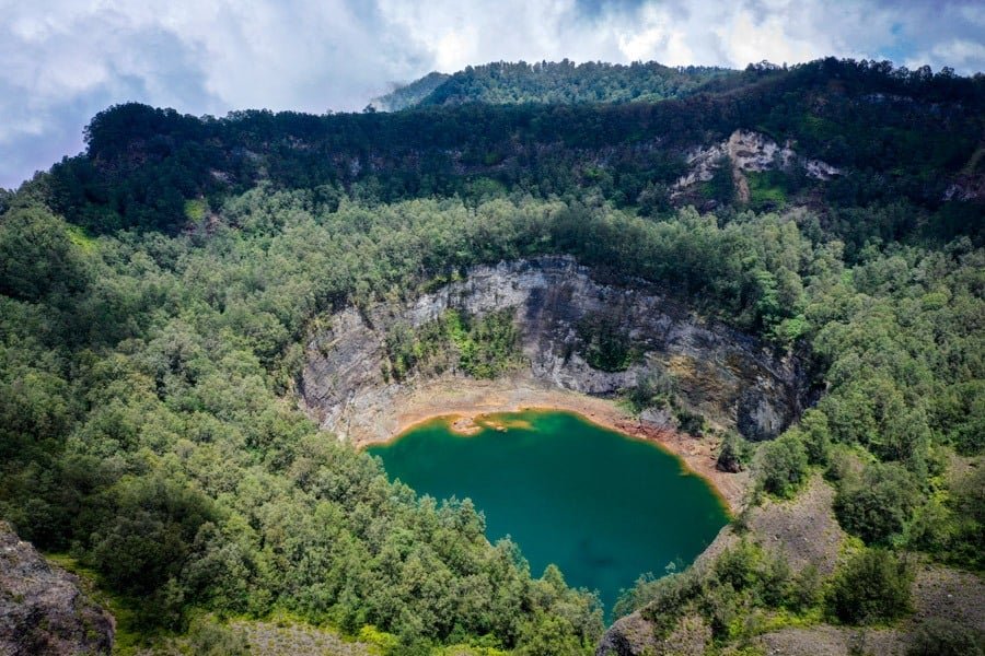 Lago del cráter Tiwu Ata Bupu