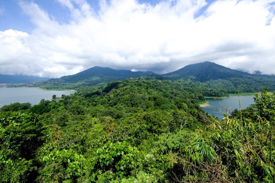 Mirador de los lagos gemelos de Munduk en Bali