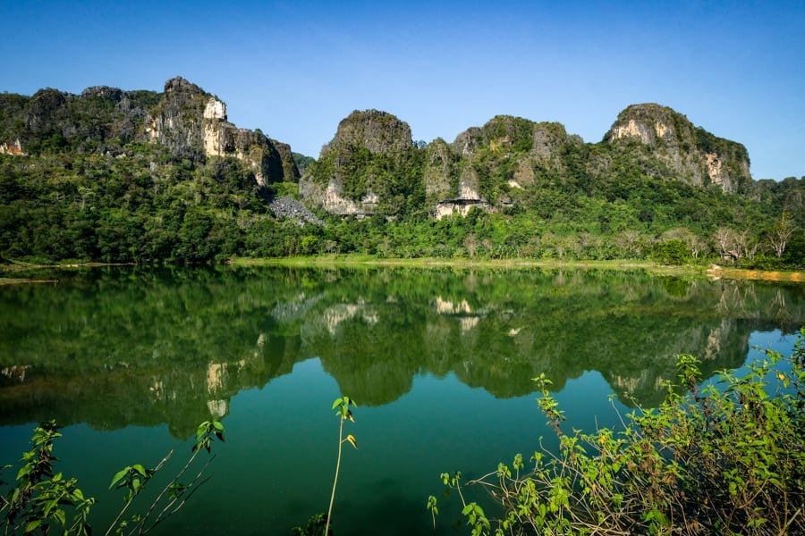 Tonasa Lago Verde Sulawesi Indonesia