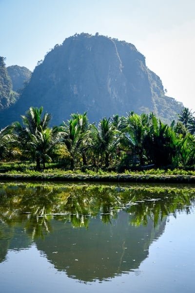 Rammang Rammang Maros Berua reflejo de la montaña