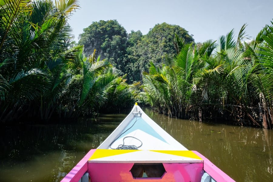 Paseo en barco por el río Pute