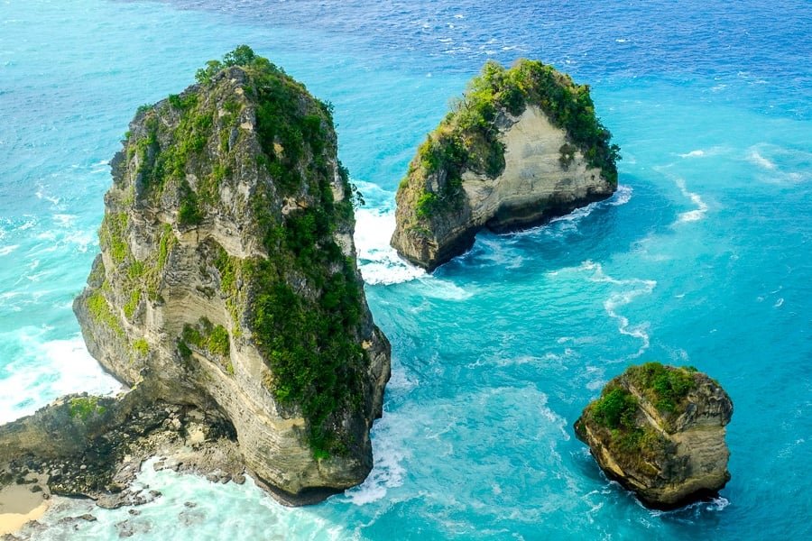 Pequeñas islas en el mirador de Raja Lima en Nusa Penida Bali