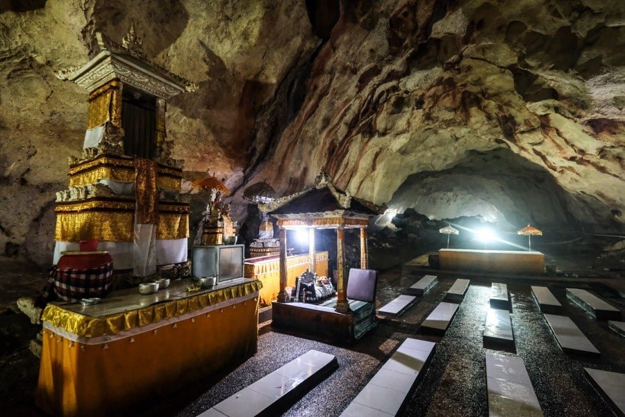 Cueva del templo Pura Goa Giri Putri en Nusa Penida Bali