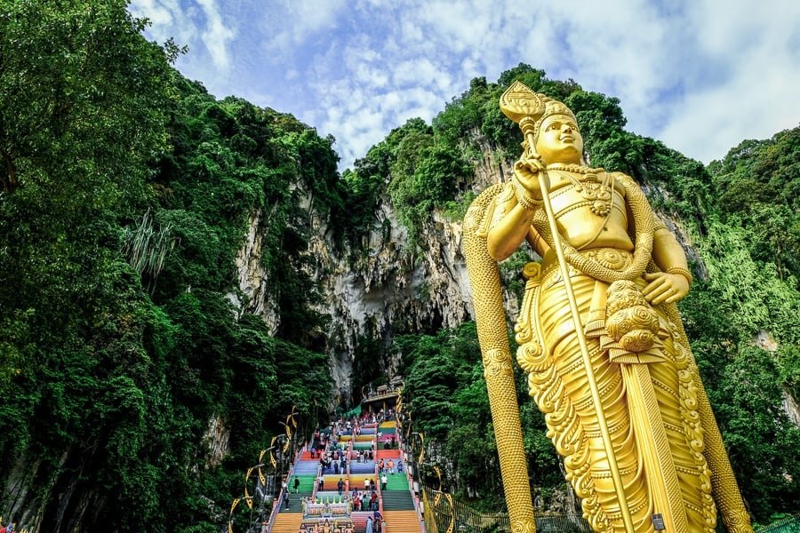 Estatua de las cuevas de Batu en Kuala Lumpur, Malasia