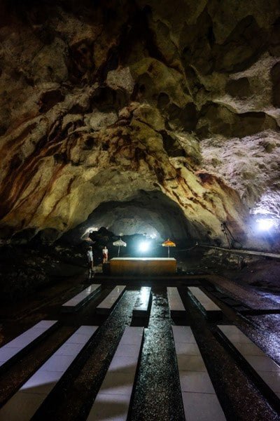 Cueva del templo Pura Goa Giri Putri en Nusa Penida Bali