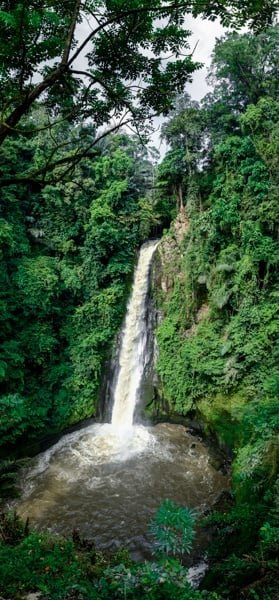 Cascada Air Terjun Desa Tincep en Tomohon Sulawesi