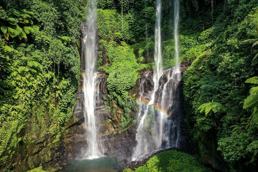 bali fotografía con drones cascada de sekumpul