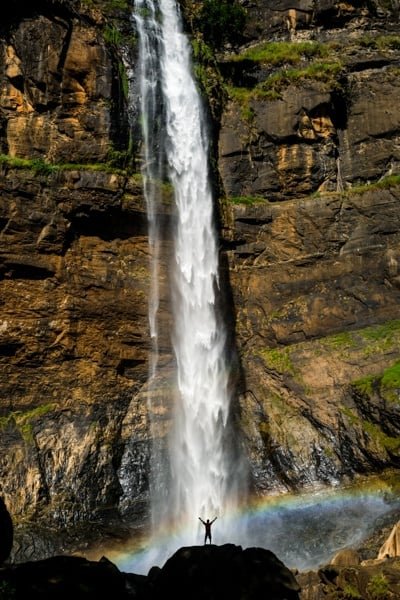 Cascada Curug Cikanteh en Java Occidental