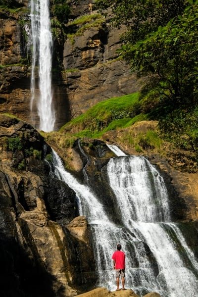 Cascada Curug Cikanteh en Java Occidental