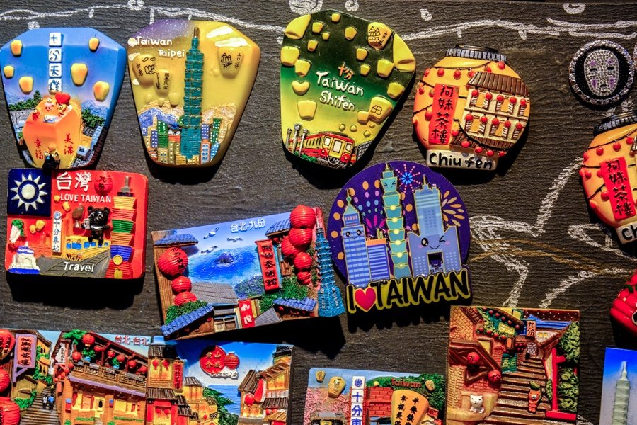 Souvenirs Nevera imanes