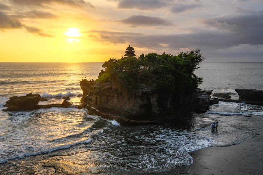 Templo de Sunset de Tanah Lot Bali Indonesia
