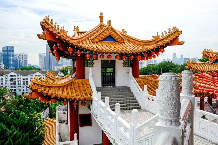 Torre lateral en el Templo Thean Hou en Kuala Lumpur, Malasia