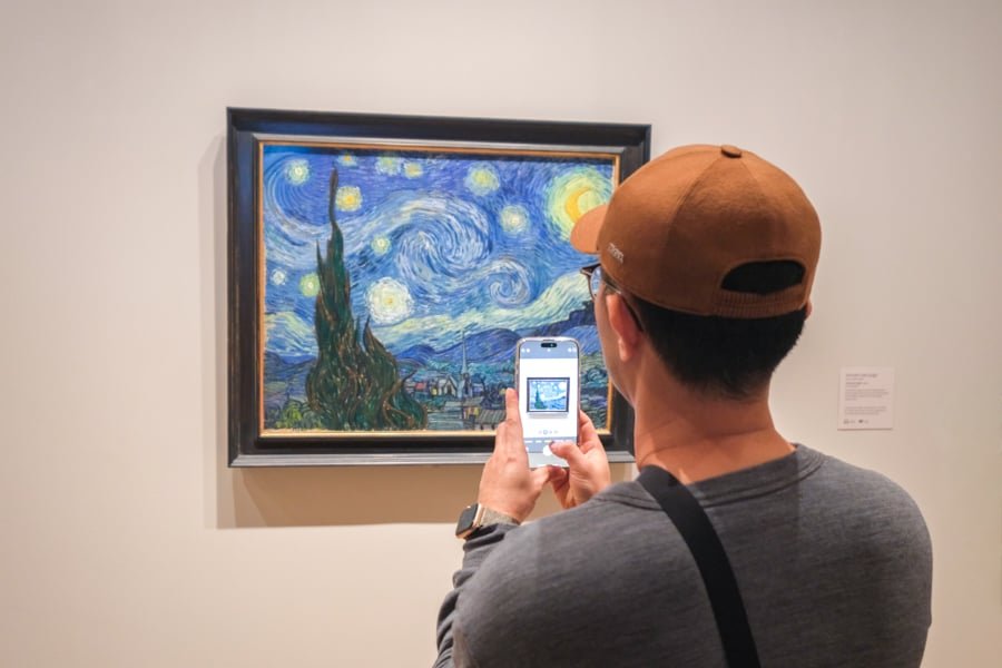 Pintura de la noche estrellada de Vincent Van Gogh en el Museo Metropolitano de Arte de Nueva York