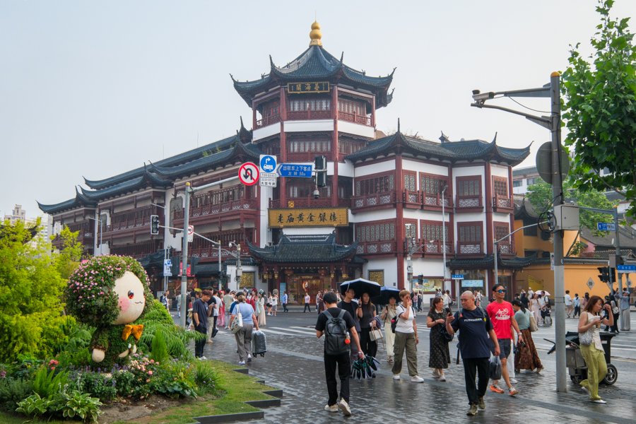Paso de peatones de la antigua calle Yuyuan en Shanghai