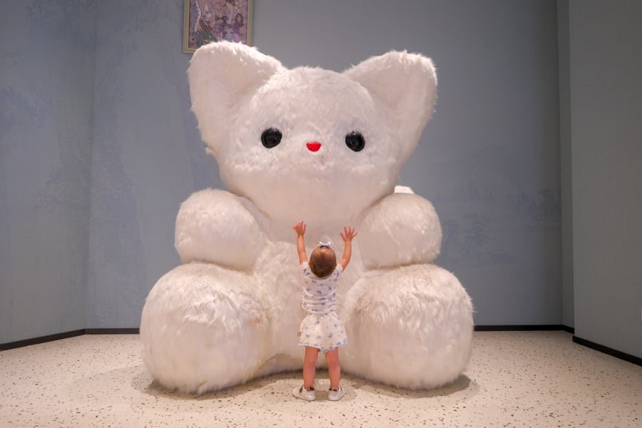 Oso de peluche gigante en el centro comercial SMP