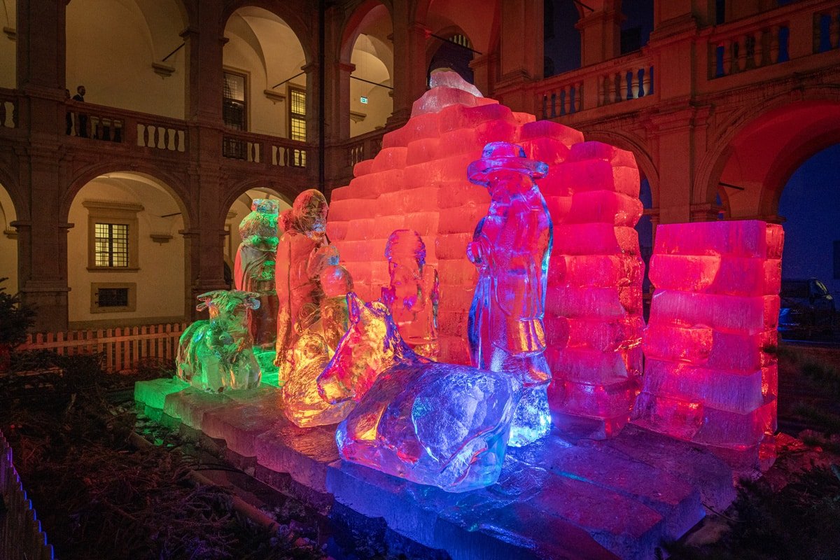 El belén de hielo de Graz se encuentra en el patio Landhaus