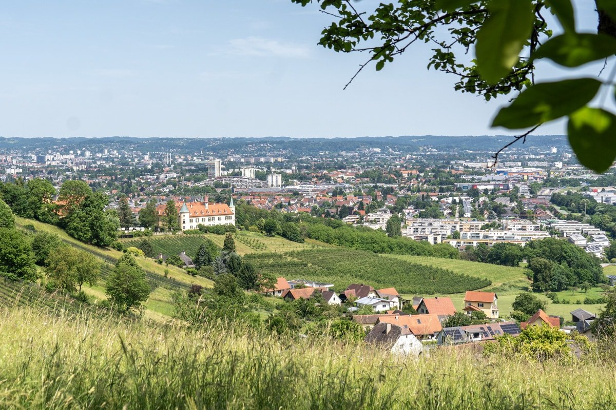 Caminatas de verano y vistas de la bodega Falter Ego en Graz