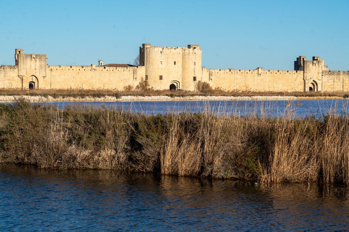 Aigues-Mortes es la puerta de entrada a la Camarga del sur de Francia