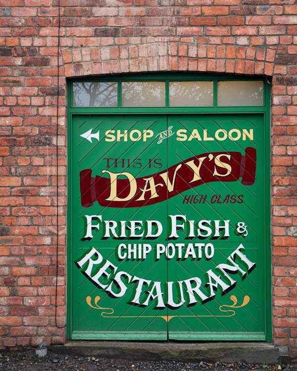 Una tienda de pescado y patatas fritas en el Museo Beamish de Durham