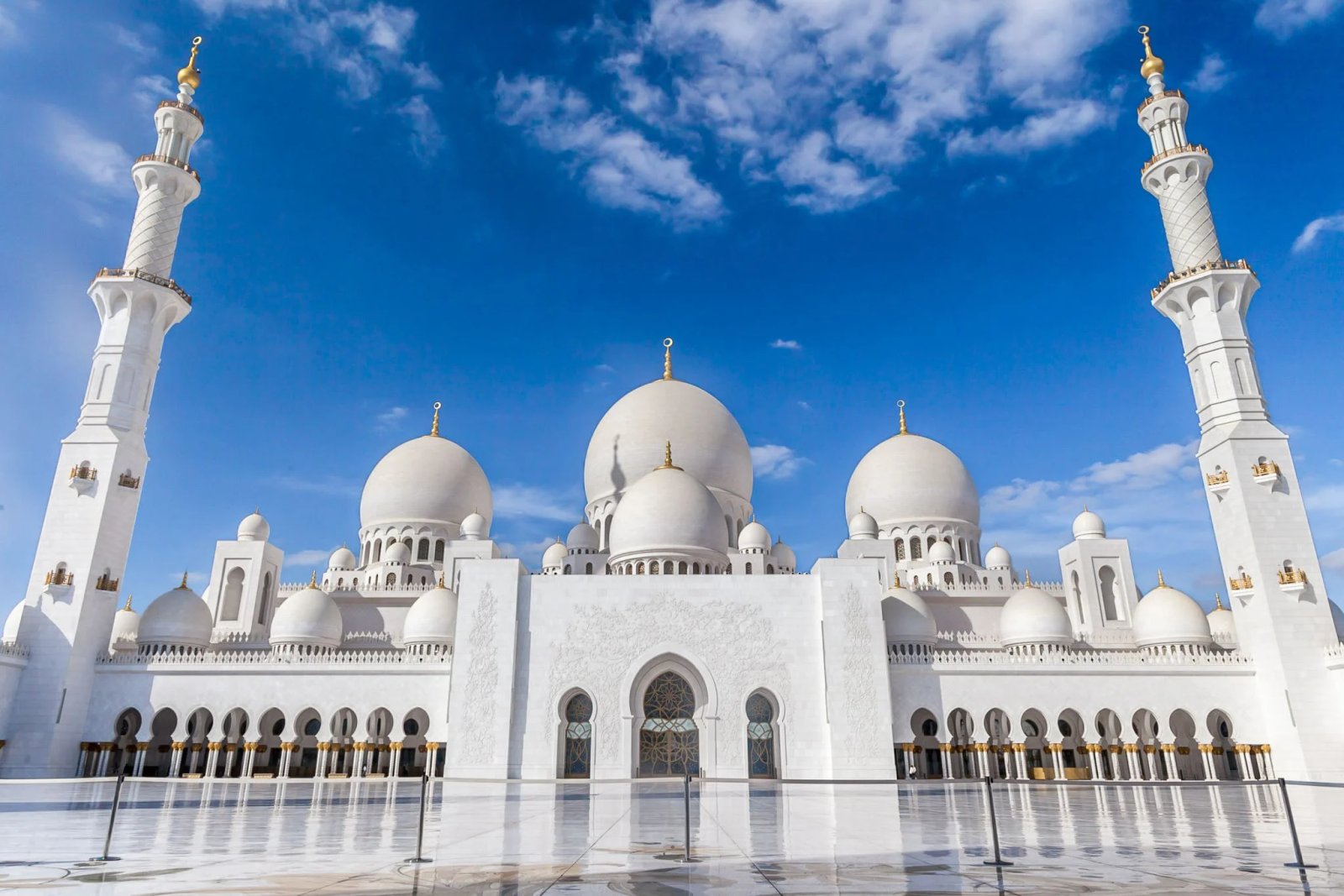 Escala en la Gran Mezquita de Abu Dabi