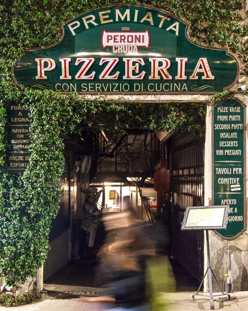 Restaurantes a orillas de Navigli, Milán