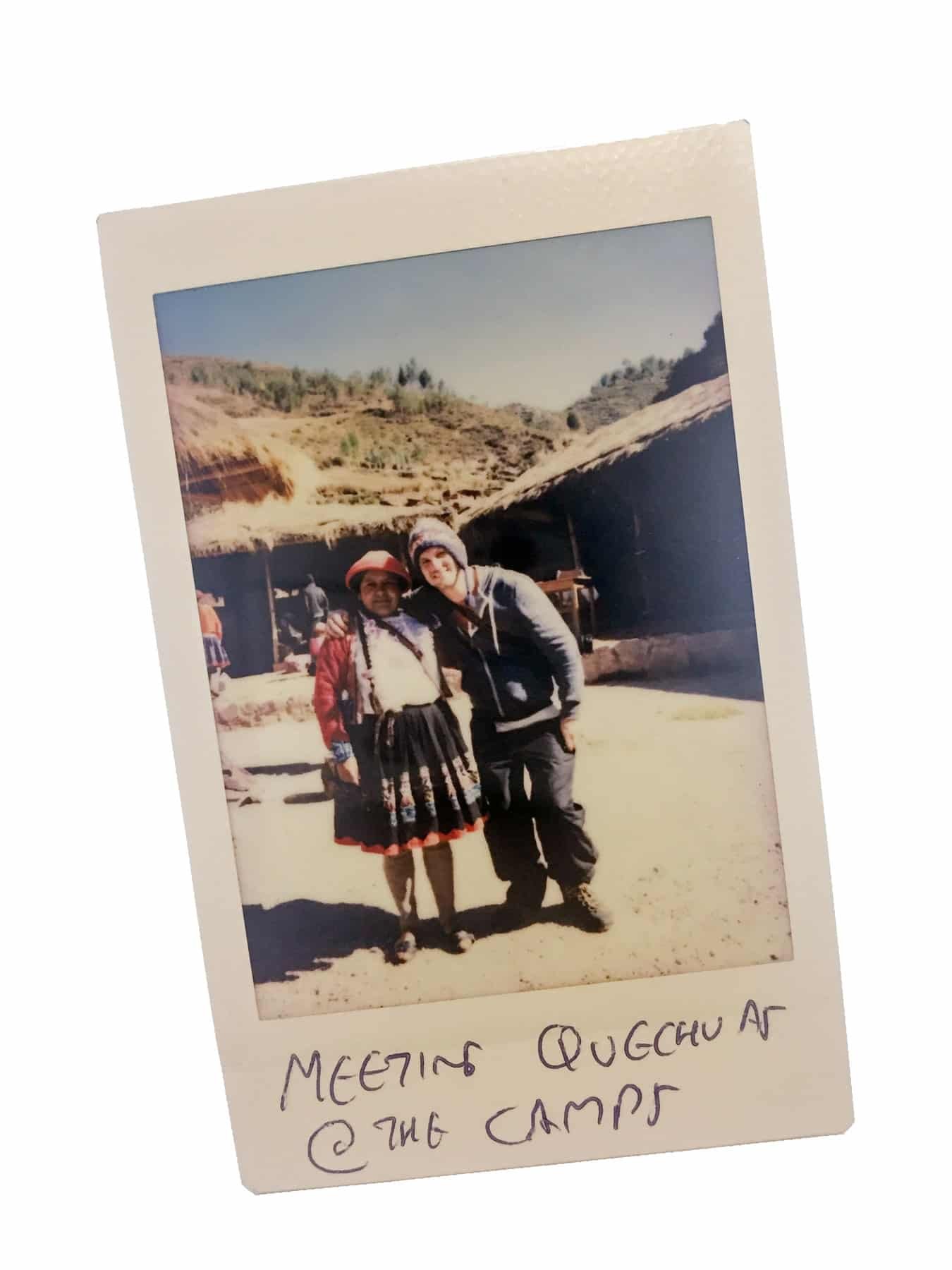 Niños quechuas sonriendo en el Lares Trek