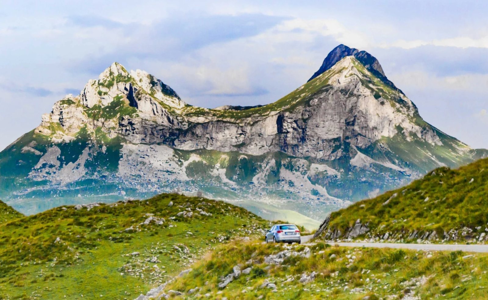 Viaje por carretera a través de Durmitor