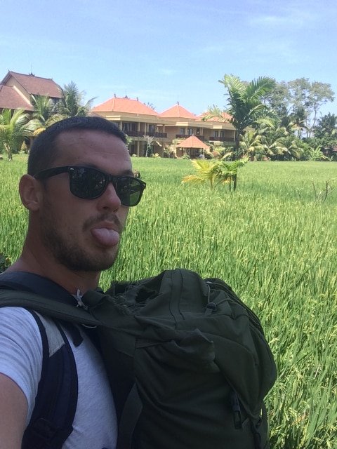 Dan volando solo