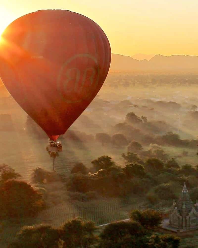 Fotos de globos sobre bagan