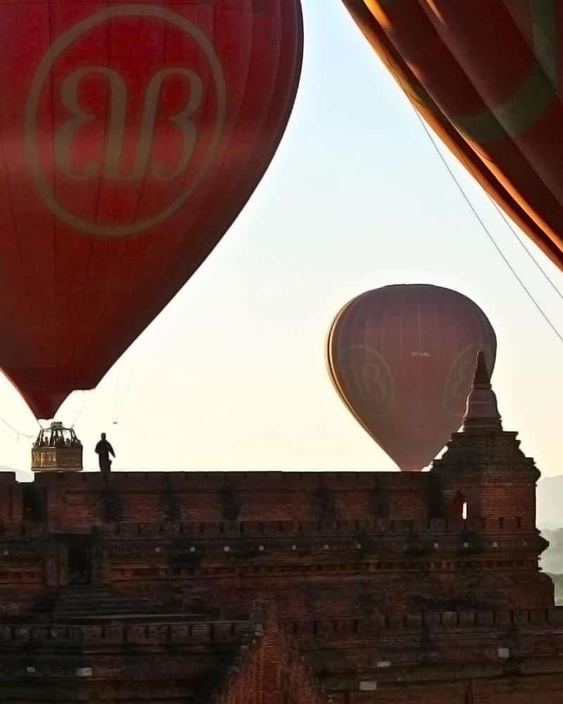 Revisión de globos sobre Bagan